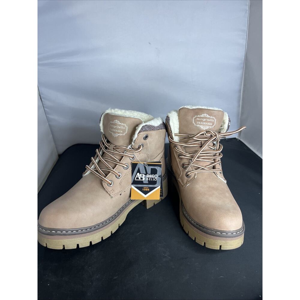 Arrigo Bello Women's Outdoor Hiking Boots Size 8 Tan New with tags, no box